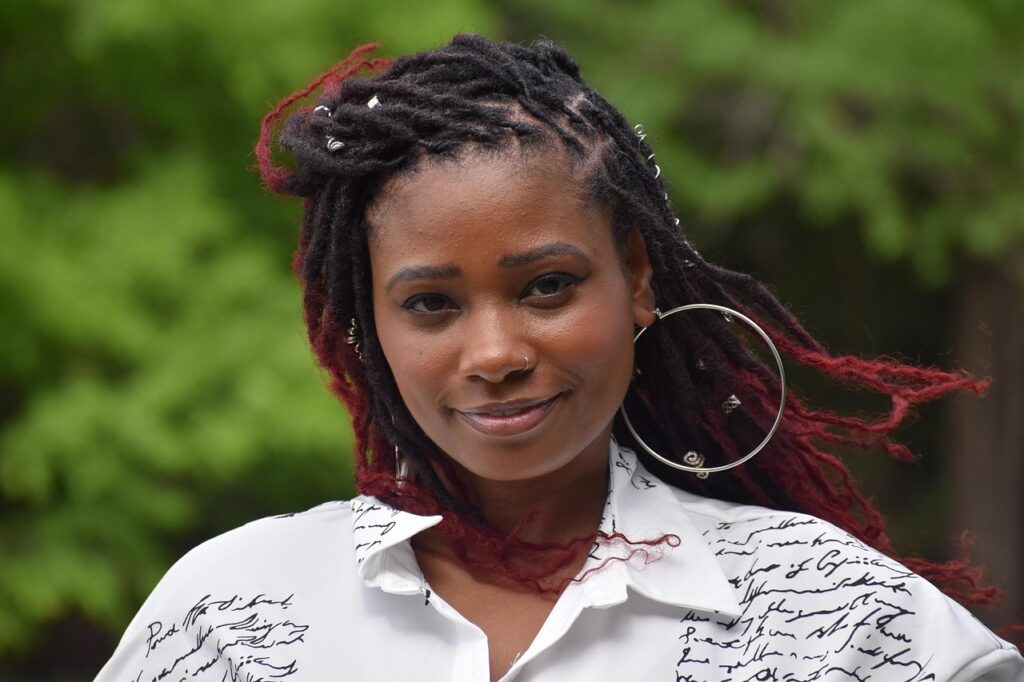 髪の毛が薄い20代のための改善方法は？