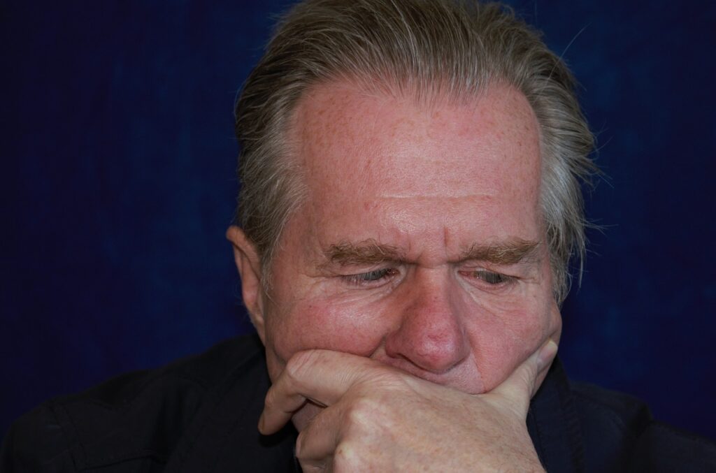 生え際の後退を治療する際の費用の目安は？