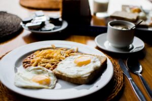 薄毛の原因は朝食抜きが影響するの？